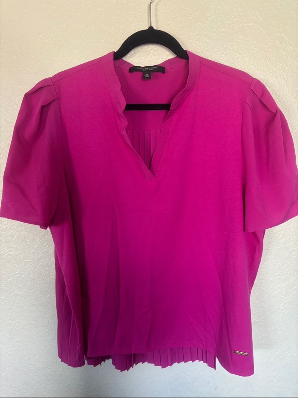 Women's Notch-Neck Pleated-Hem Blouse in Fuchsia